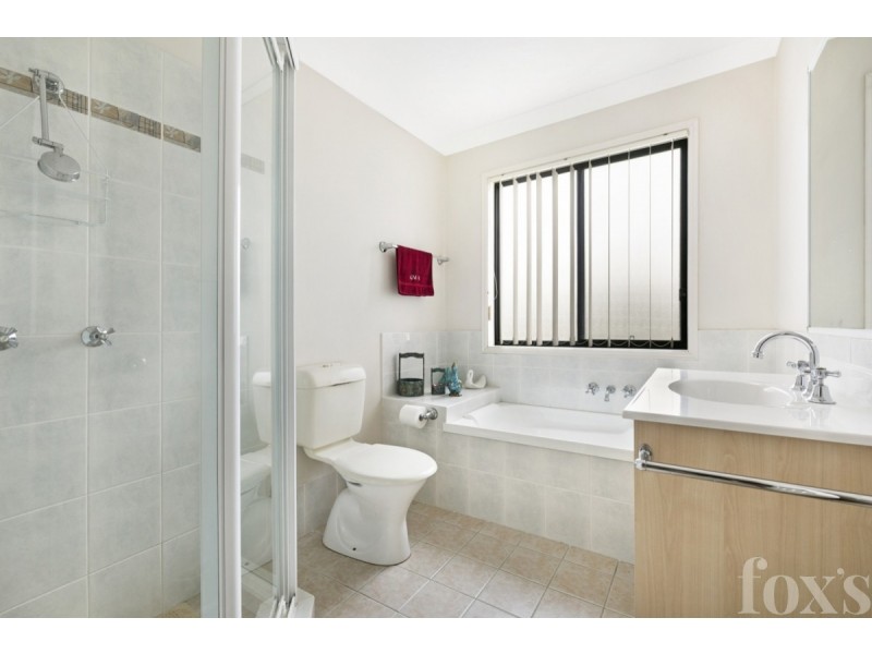 2/749 Ashmore Road, Molendinar QLD 4214