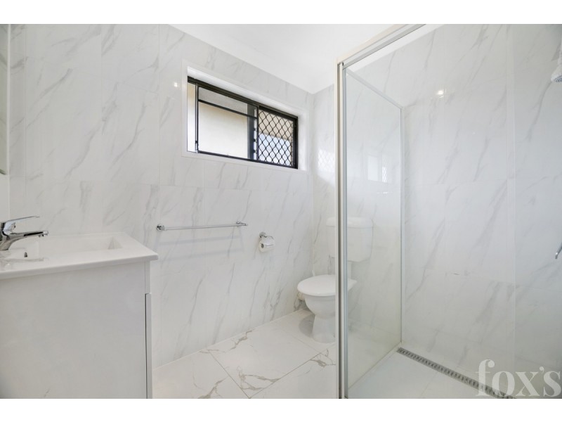 1/221 Government Road, Labrador QLD 4215