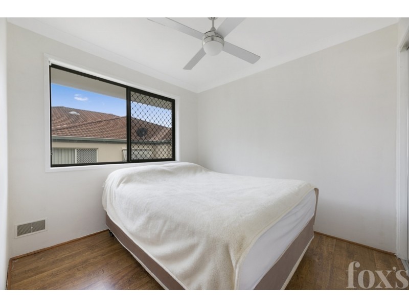 1/221 Government Road, Labrador QLD 4215