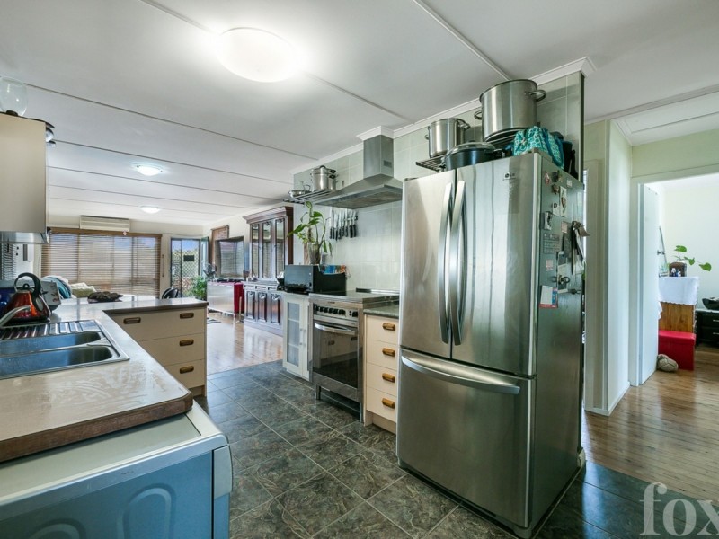 94 Robert Street, Labrador QLD 4215