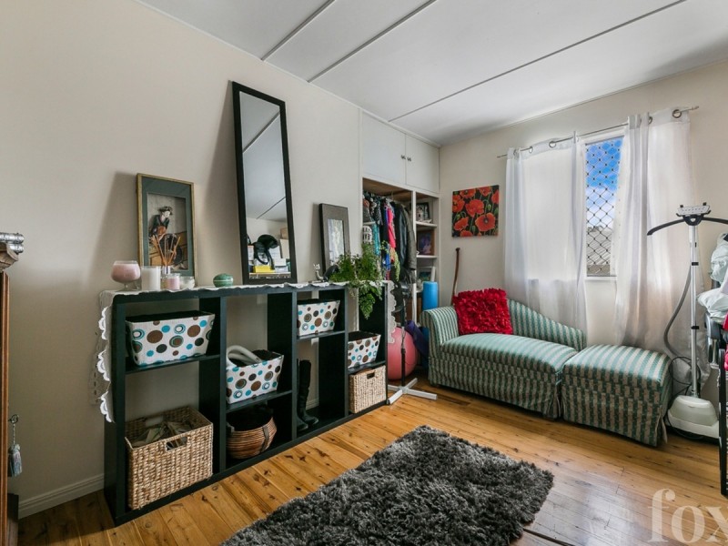 94 Robert Street, Labrador QLD 4215