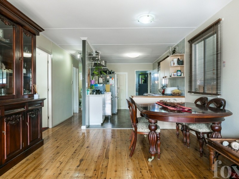 94 Robert Street, Labrador QLD 4215