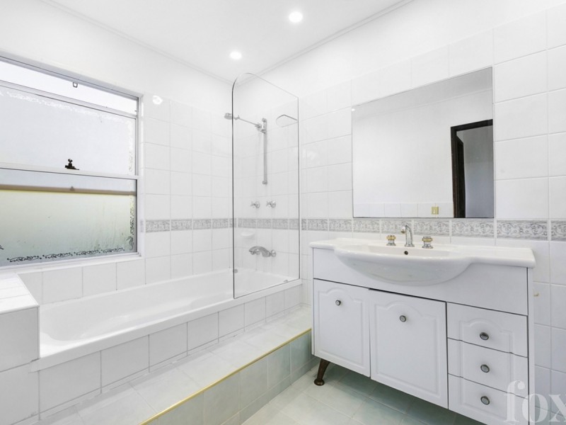 36 Eileen Avenue, Southport QLD 4215