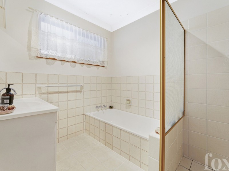 1/14 Davebill Court, Labrador QLD 4215