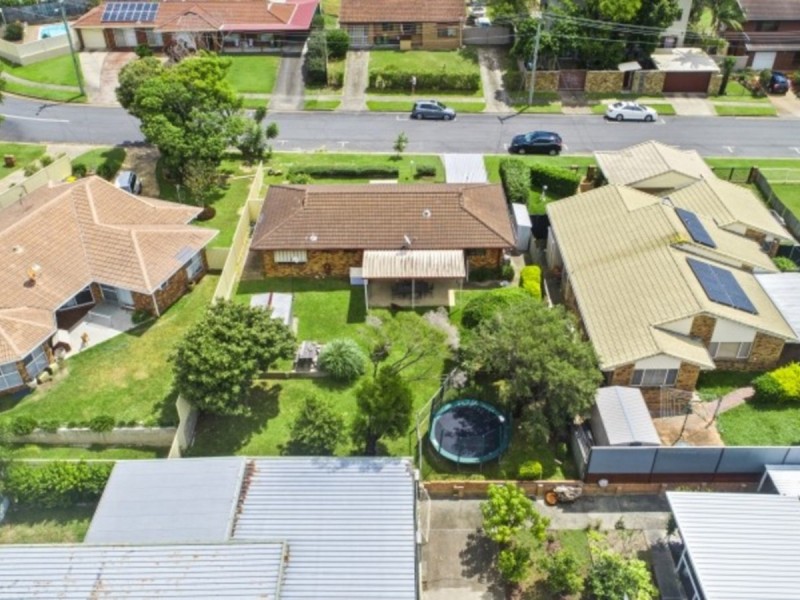 11 Salmon Street, Southport QLD 4215