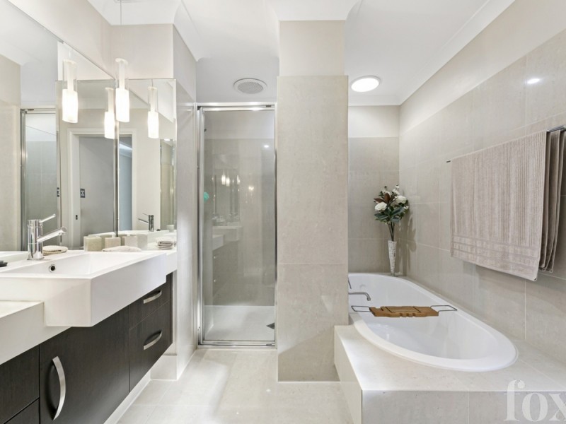 21 Stringybark Drive, Molendinar QLD 4214