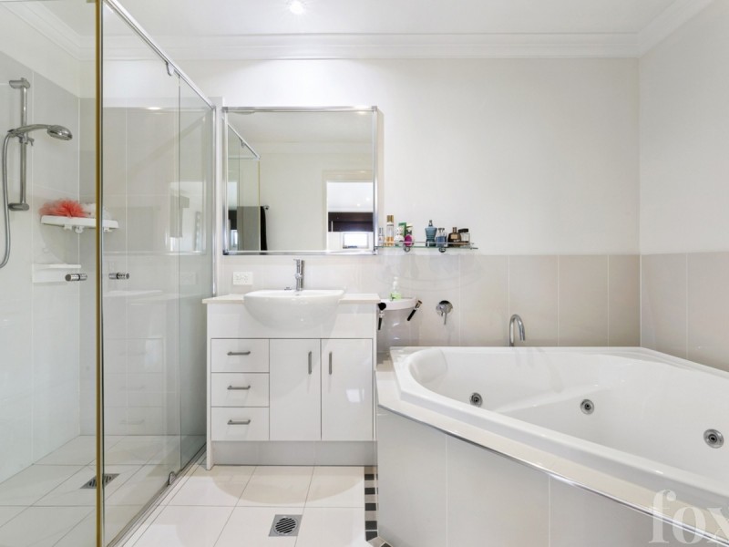 1/28 Huth Street, Labrador QLD 4215