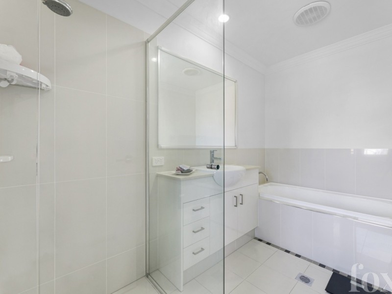 1/28 Huth Street, Labrador QLD 4215