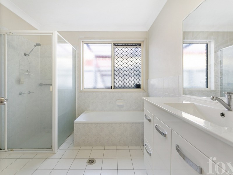 2/17 Barton Avenue, Southport QLD 4215
