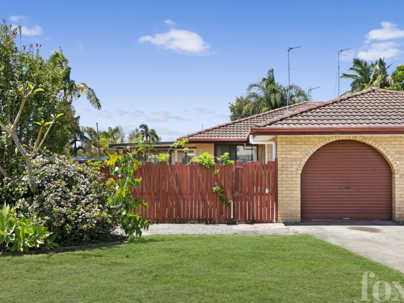 2/183 Olsen Avenue, Labrador QLD 4215