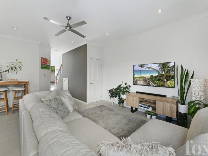 1/127 Pohlman Street, Southport QLD 4215