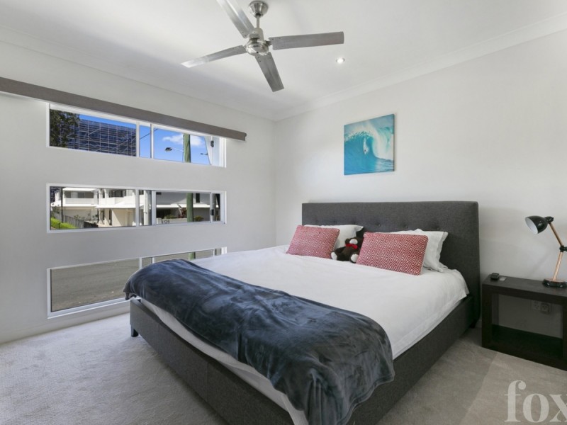 1/127 Pohlman Street, Southport QLD 4215