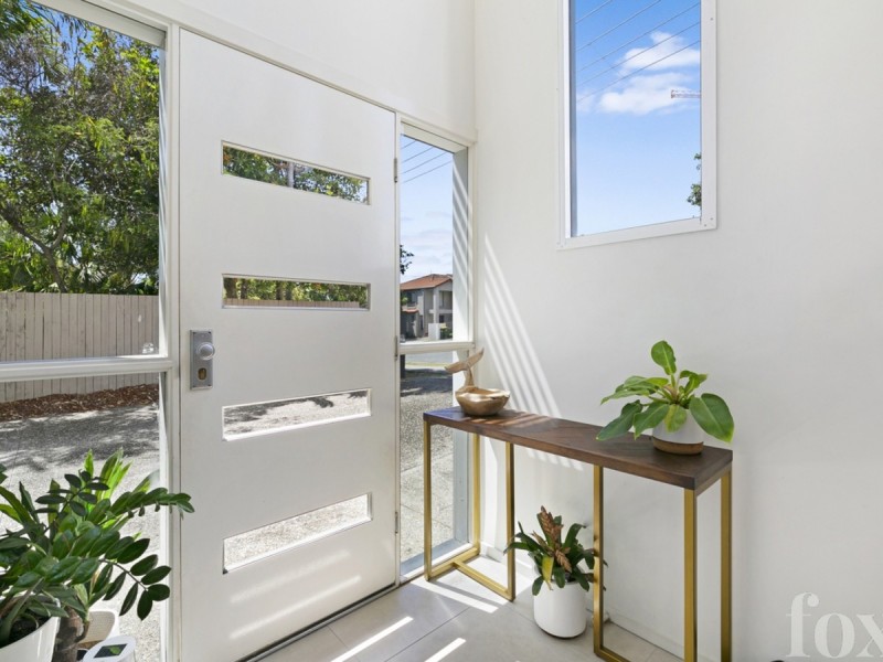 1/127 Pohlman Street, Southport QLD 4215