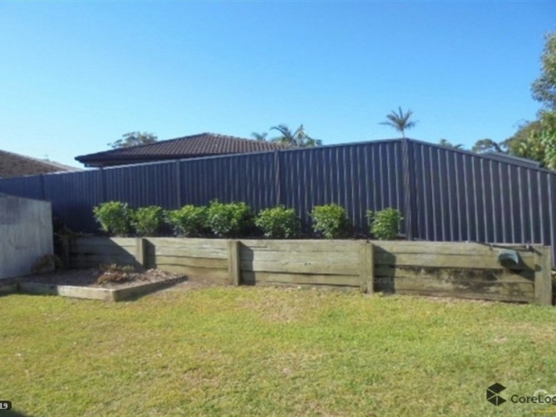 2/183 Central Street, Labrador QLD 4215