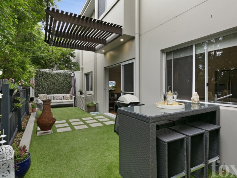 3/2 Ward Street, Southport QLD 4215