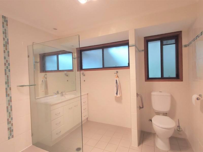 1/70 Kangaroo Avenue, Coombabah QLD 4216