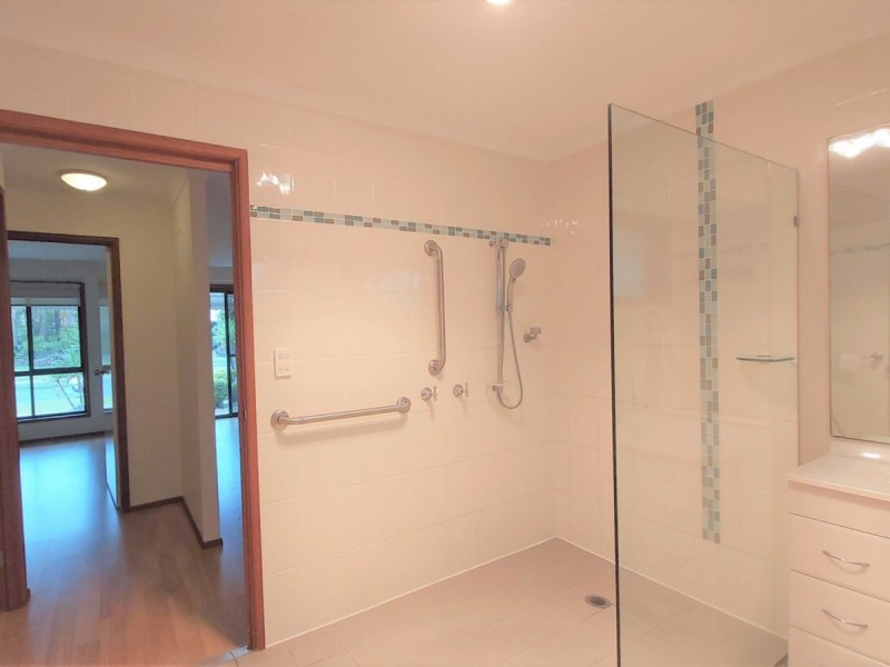 1/70 Kangaroo Avenue, Coombabah QLD 4216