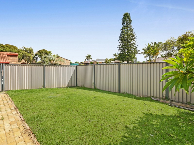2/100 Botanical Drive, Labrador QLD 4215