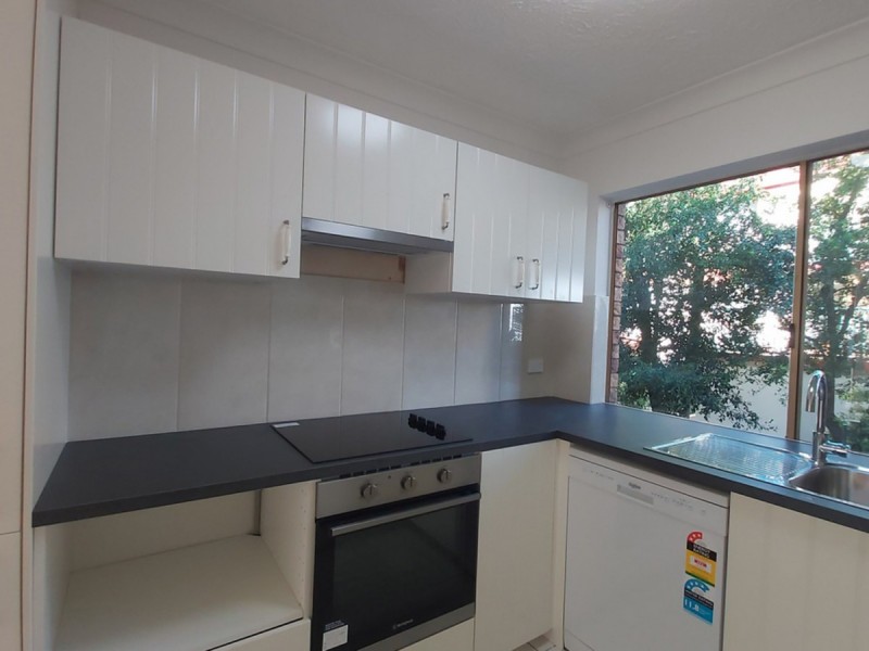 4/144 Marine Parade, Southport QLD 4215