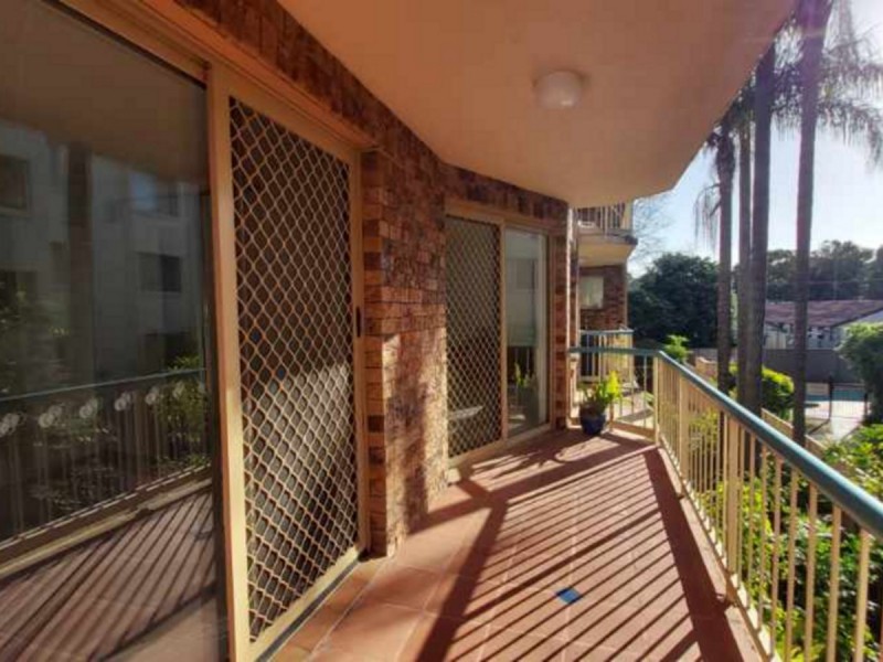 4/144 Marine Parade, Southport QLD 4215