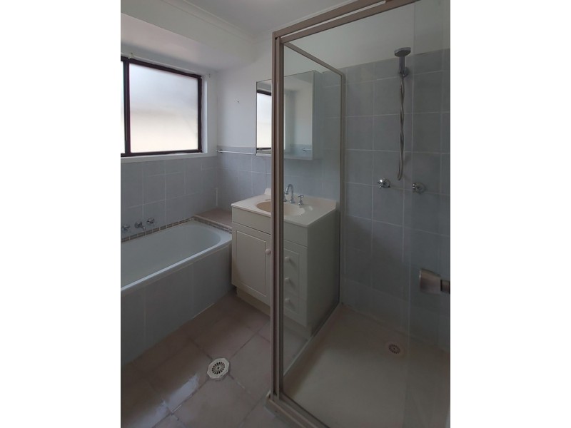 1/27 Morinda Way, Labrador QLD 4215