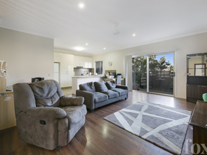 3/18 Fourth Avenue, Labrador QLD 4215