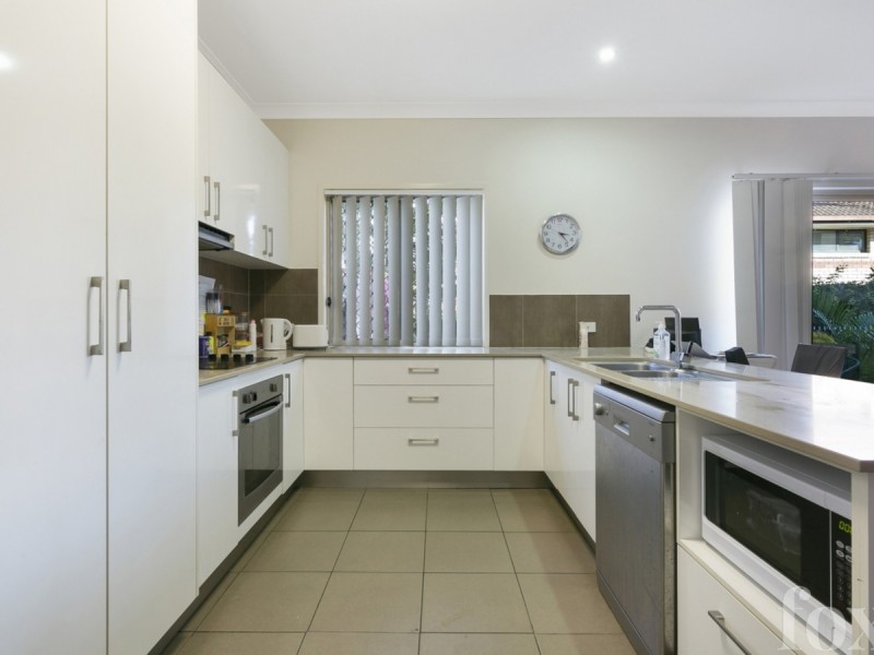 3/18 Fourth Avenue, Labrador QLD 4215