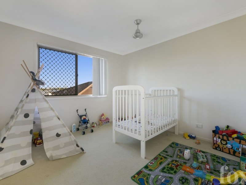 3/18 Fourth Avenue, Labrador QLD 4215