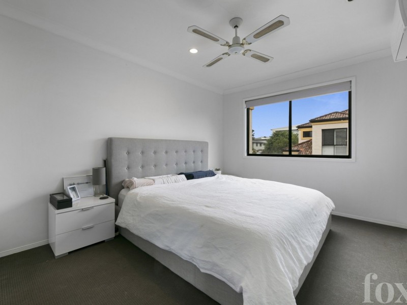 3/127 Eugaree Street, Southport QLD 4215