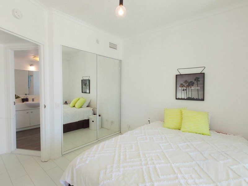 306/46-52 Pacific Street, Main Beach QLD 4217