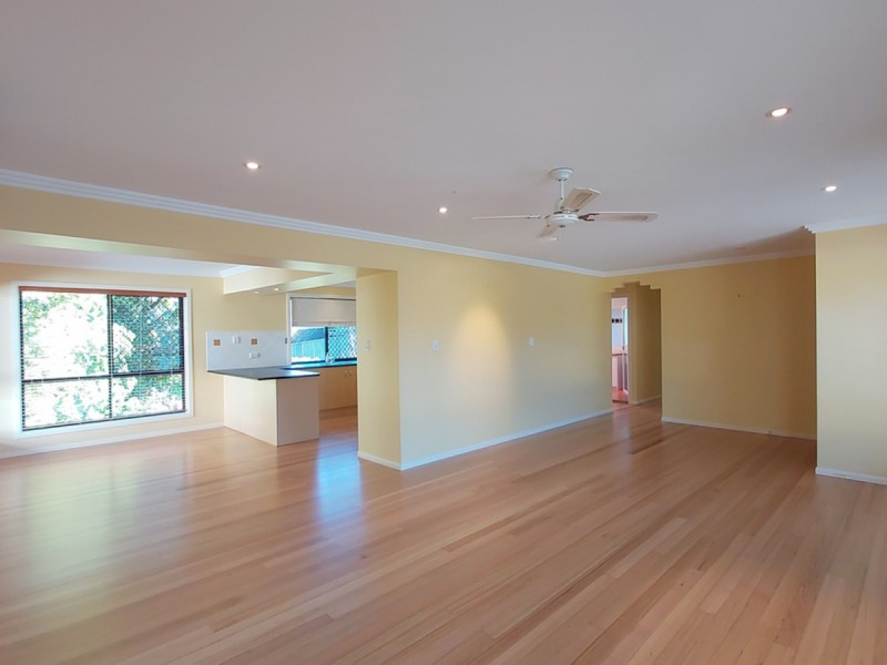 2/20 Walter Street, Labrador QLD 4215