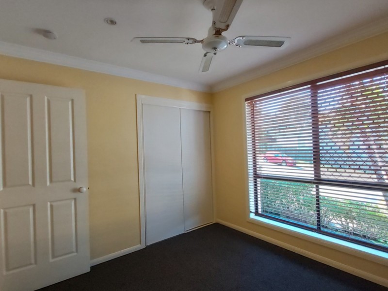 2/20 Walter Street, Labrador QLD 4215