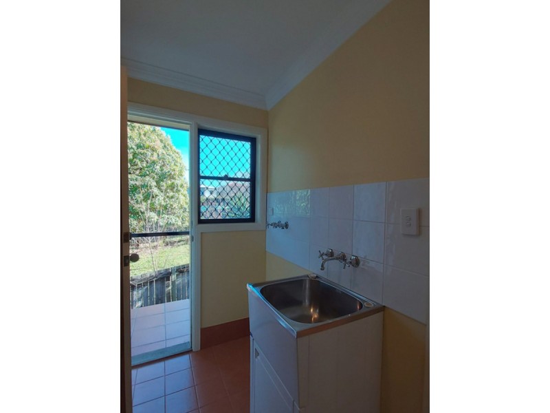 2/20 Walter Street, Labrador QLD 4215