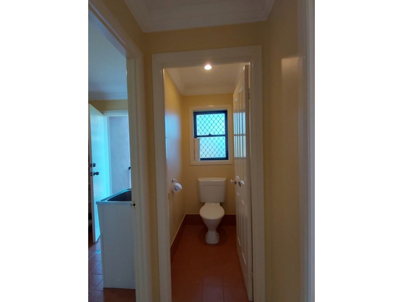 2/20 Walter Street, Labrador QLD 4215