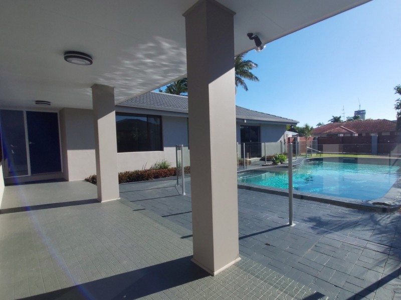 62 Gretel Drive, Mermaid Waters QLD 4218