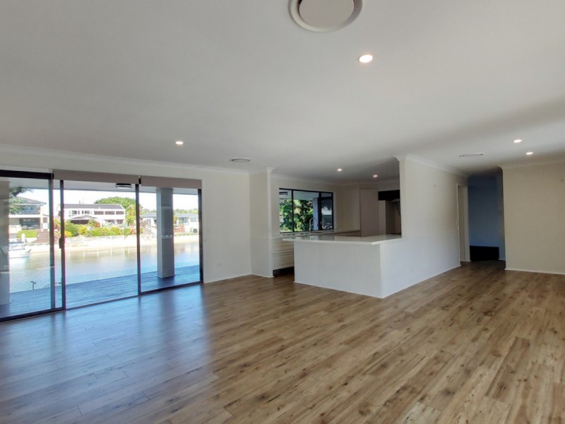 62 Gretel Drive, Mermaid Waters QLD 4218