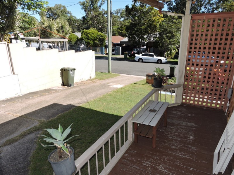 1/37 Terrigal Crescent, Southport QLD 4215