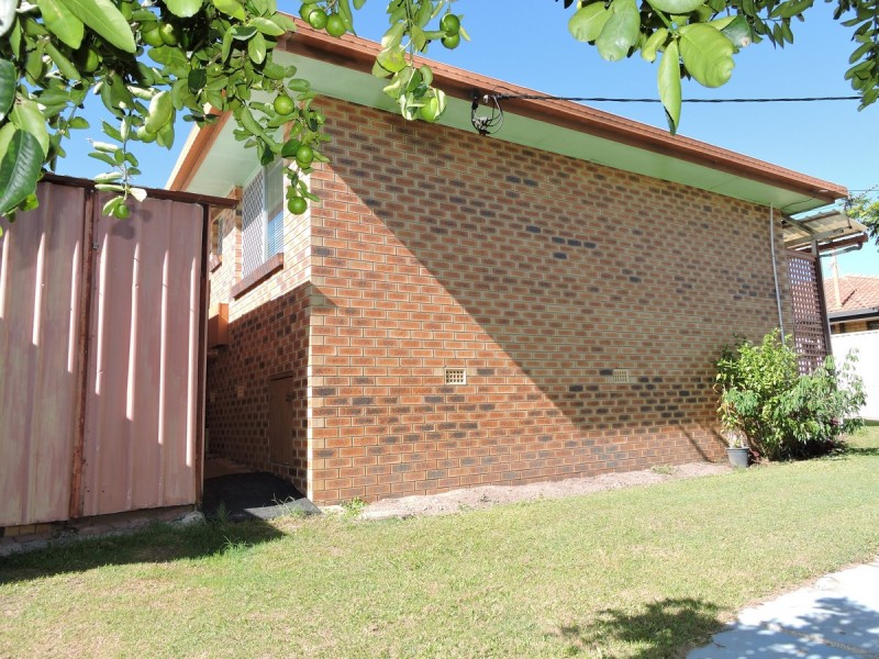 1/37 Terrigal Crescent, Southport QLD 4215