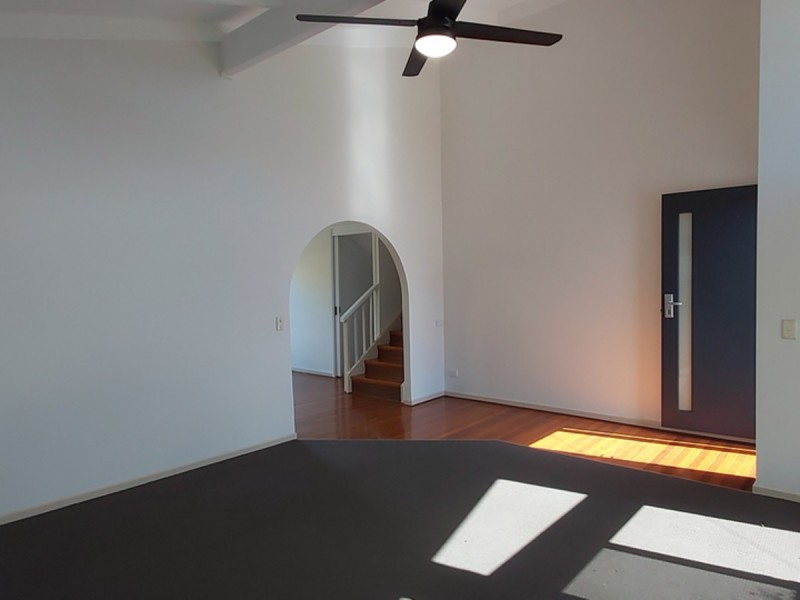 12 Mitchell Avenue, Molendinar QLD 4214