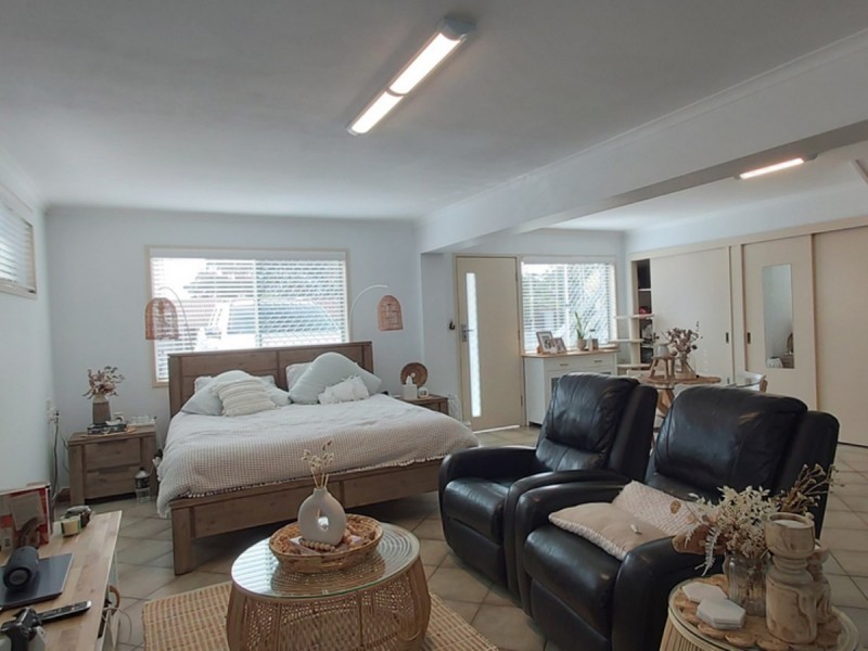 12 Mitchell Avenue, Molendinar QLD 4214