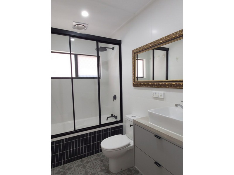 15 Sungold Avenue, Southport QLD 4215