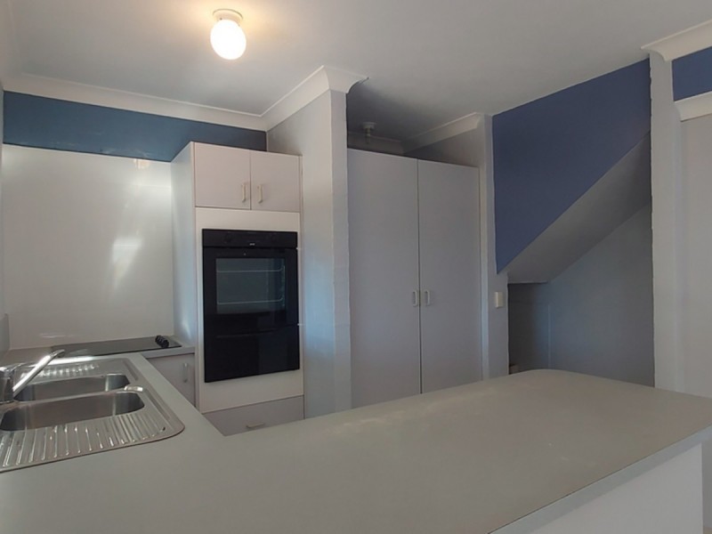 7/13 Brown Street, Labrador QLD 4215