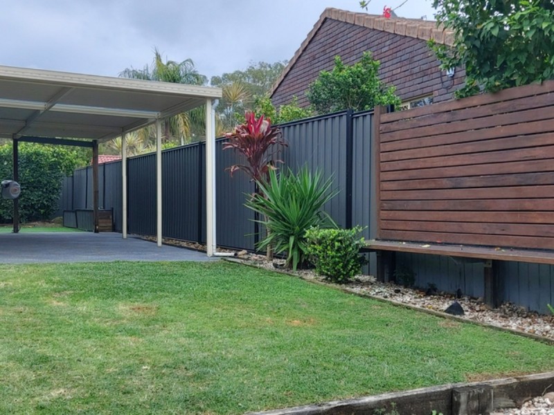 1/3 Melanie Place, Labrador QLD 4215