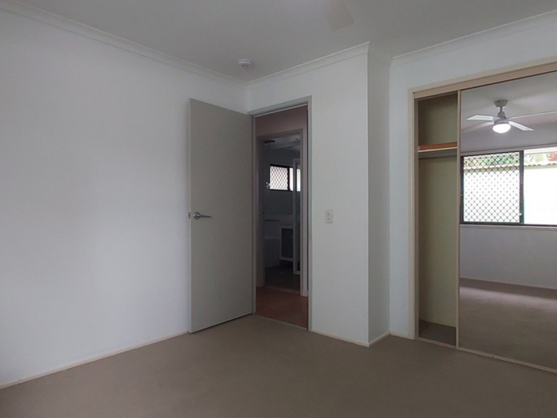 1/3 Melanie Place, Labrador QLD 4215
