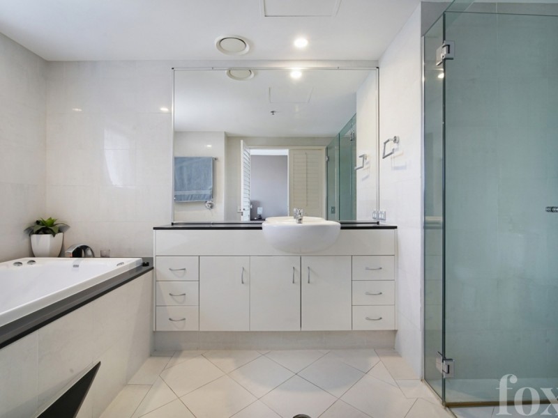 1404/2865 Gold Coast Highway, Surfers Paradise QLD 4217