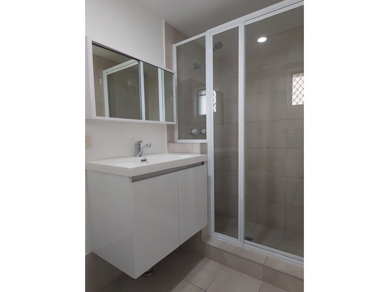 1/6 Breaker Street, Main Beach QLD 4217