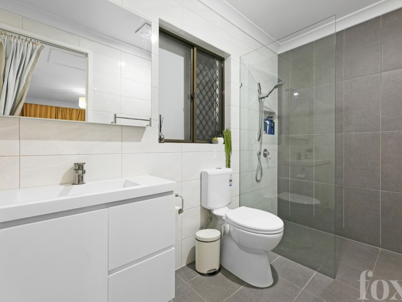 10/21 St Kevins Avenue, Benowa QLD 4217