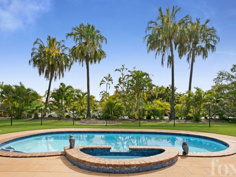 10/21 St Kevins Avenue, Benowa QLD 4217