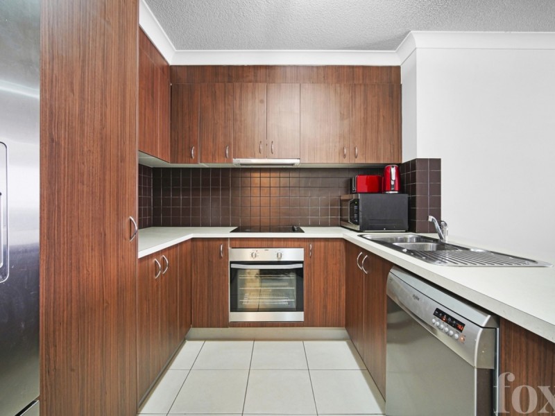 1002/33 Clark Street, Biggera Waters QLD 4216