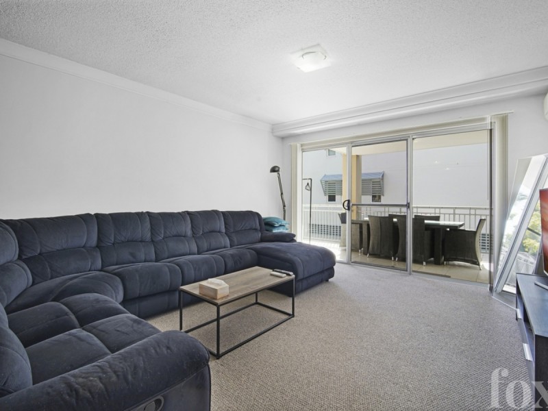 1002/33 Clark Street, Biggera Waters QLD 4216
